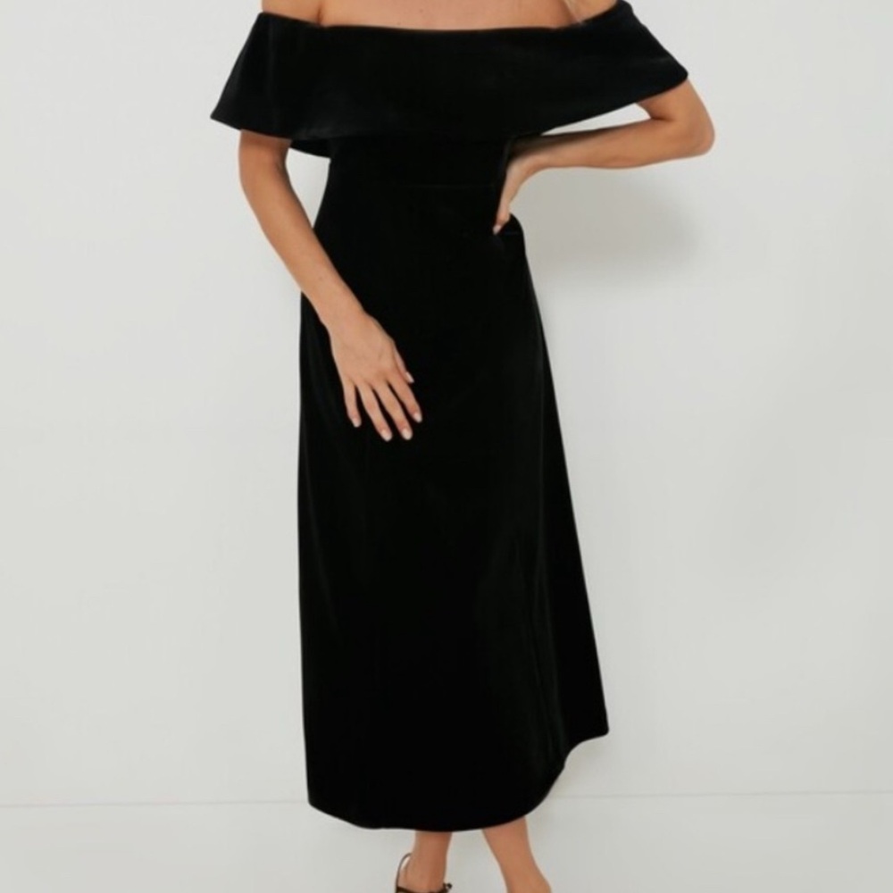 Pomander Place Strapless Black Dress